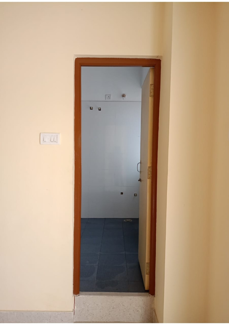 Unfurnished 3bhk in Ashok Path, Mula Gabharu Path, Jatia, Kahilipara, Guwahati, Assam, India for Rent